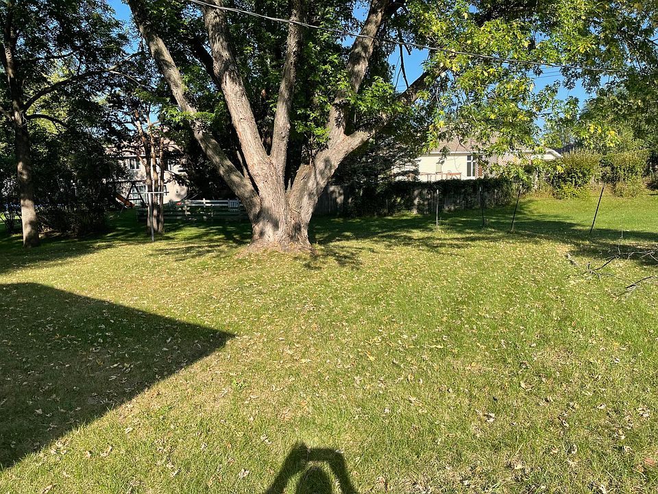 2nd image of 2226 Clearwater Rd