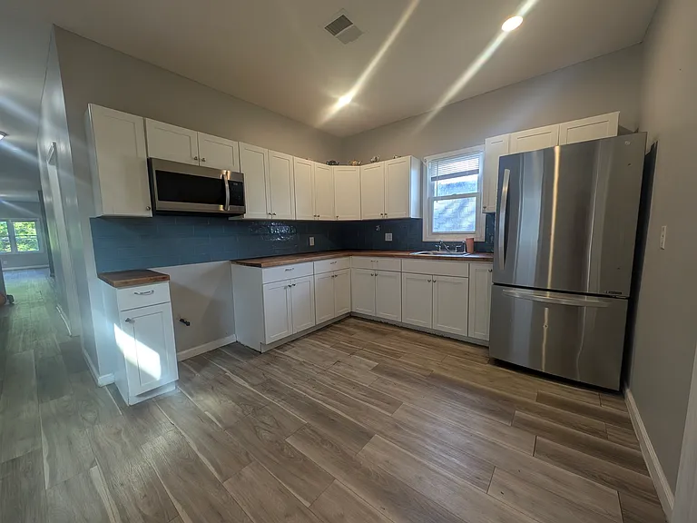 647 West Ave #2 — Photo 2