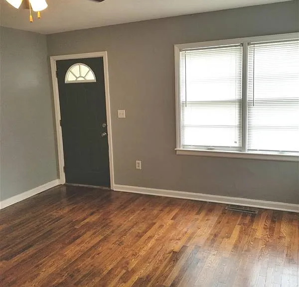 900 Vest Dr — Photo 1
