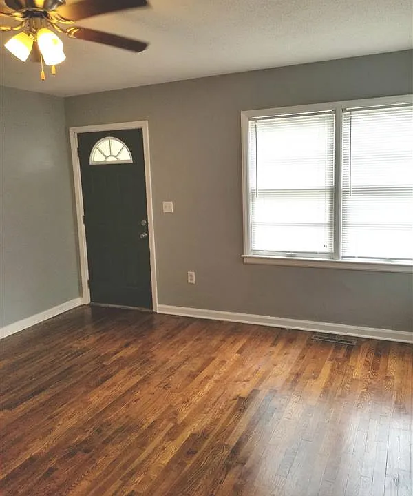 900 Vest Dr