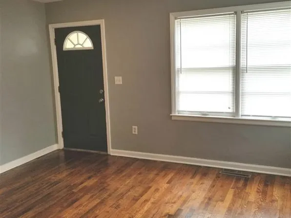 900 Vest Dr, Warrensburg, MO 64093