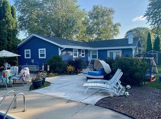 N67W28472 Hawthorne Rd, Hartland, WI 53029