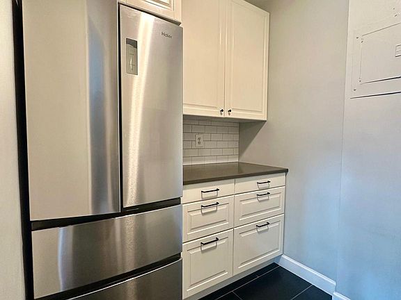 3rd image of 1121 Arlington Blvd APT 519