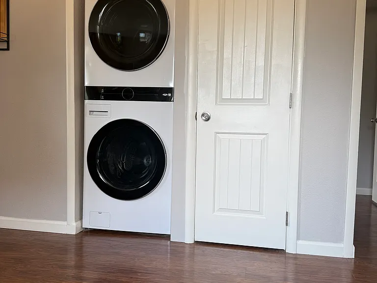 1410 S Joyce St #100 — Photo 8