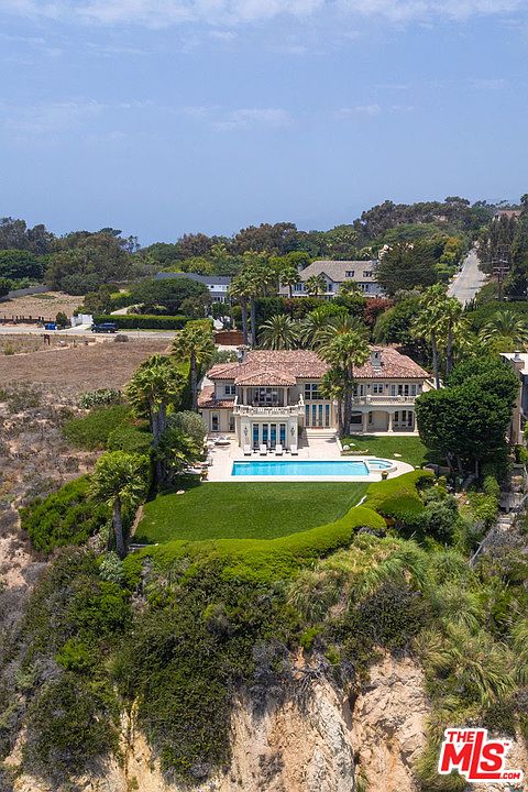 1st image of 29208 Cliffside Dr