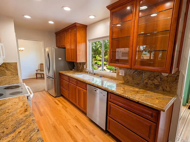 6923 Lassen St — Photo 5