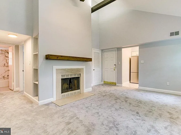 2103 N Taft St #118 — Photo 5