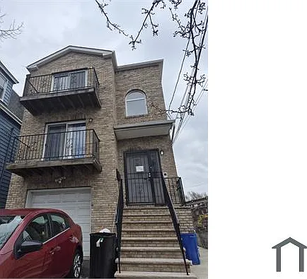 16 Cedar Ave #1 — Photo 9