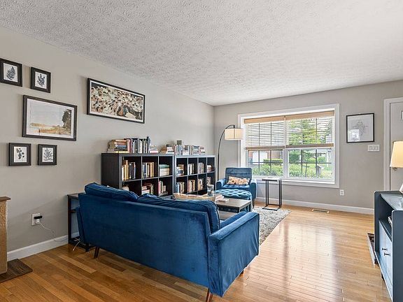 4th image of 1211 Weybridge Rd