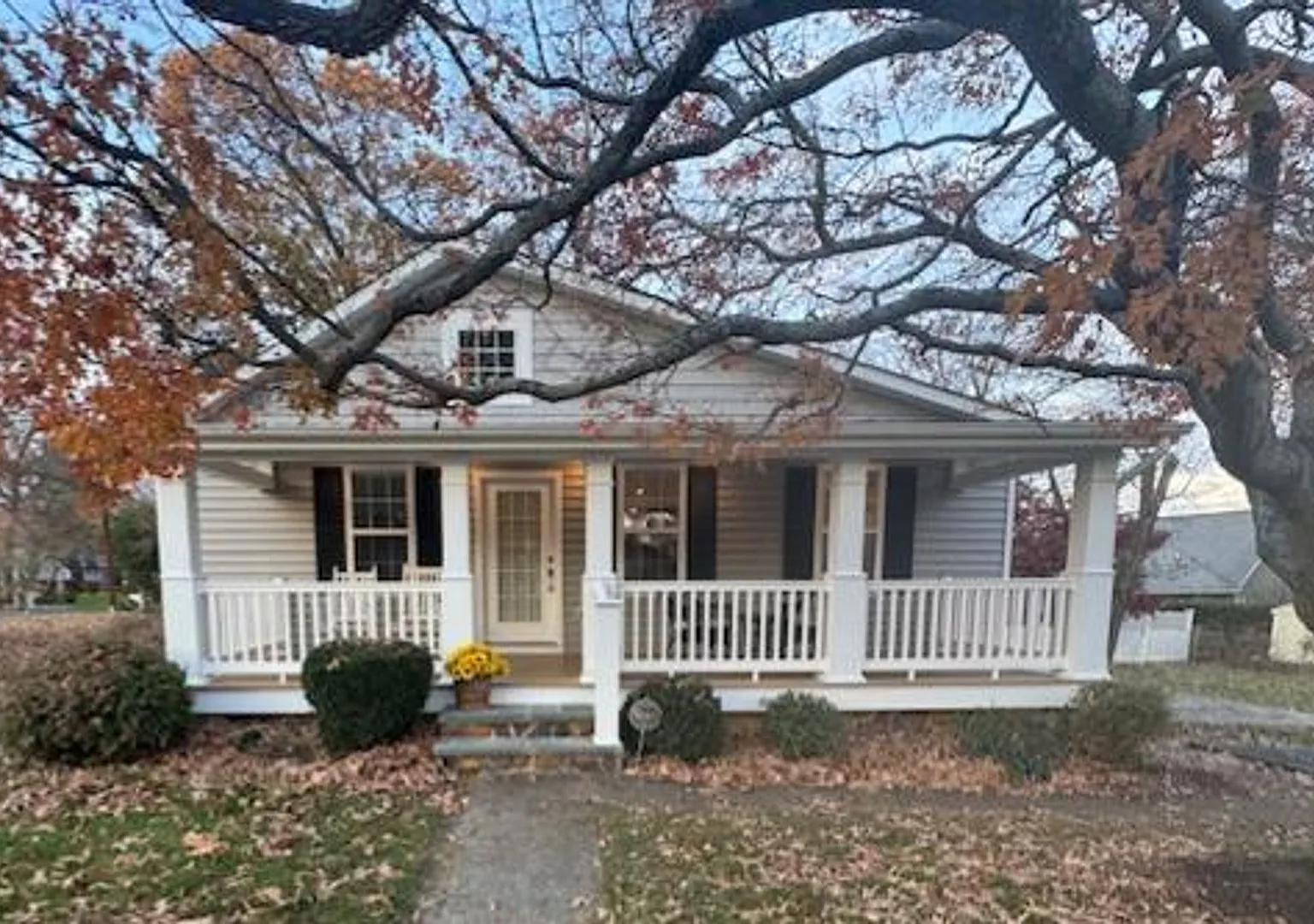*Price Improvement!* Beautiful renovated home in waterfront Severna Park! — Photo 1