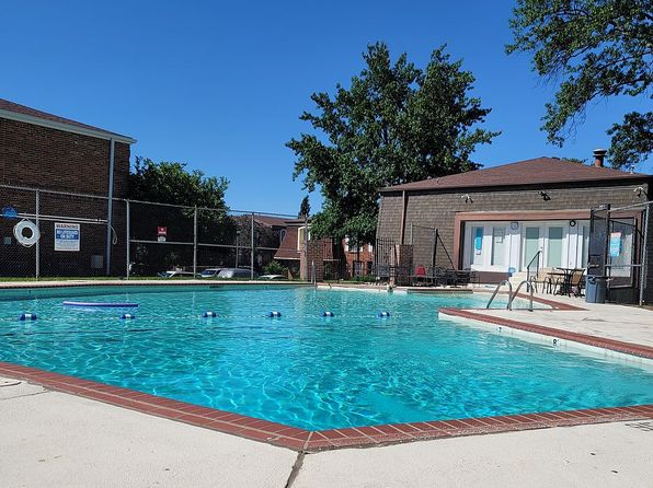 4392 Chateau De Ville Dr APT F