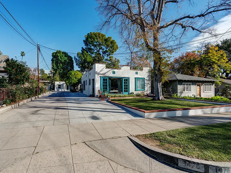 1476 N Wilson Ave — Photo 2