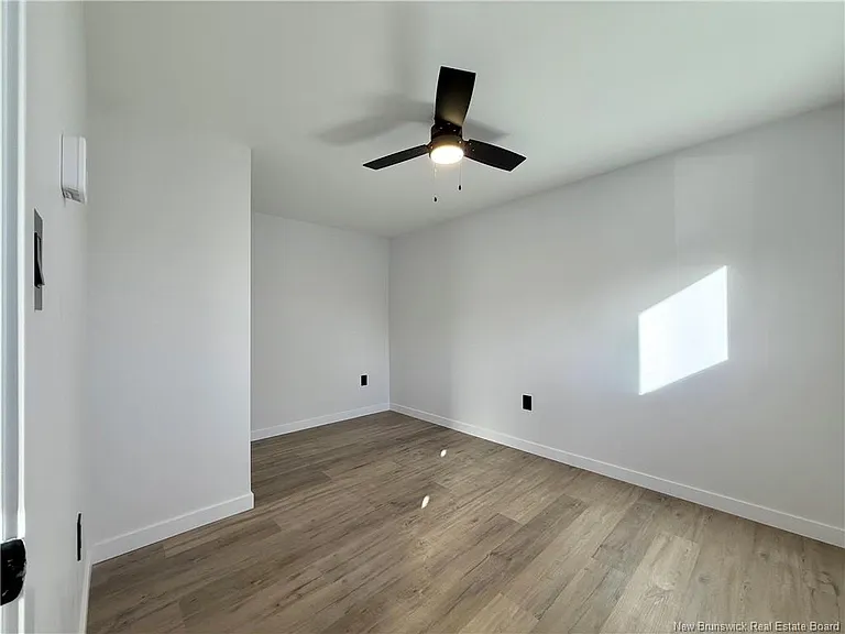 21 Rocket Ave — Photo 12