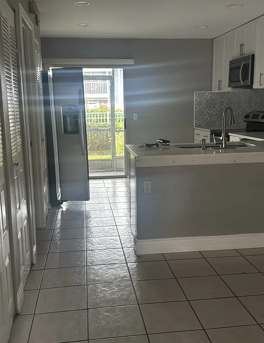 2 bed, 980 sqft, $1,850 — Photo 2