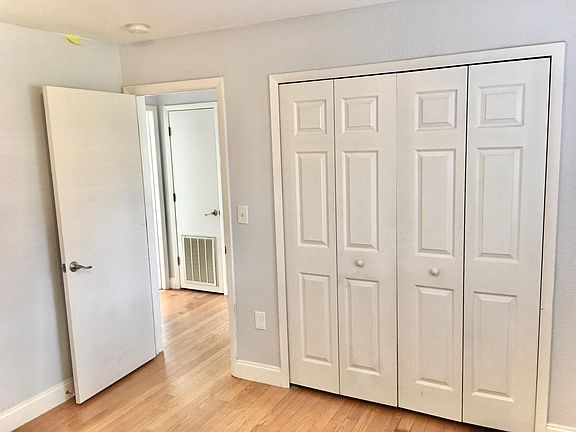 4th image of 3142 S Bumby Ave #70