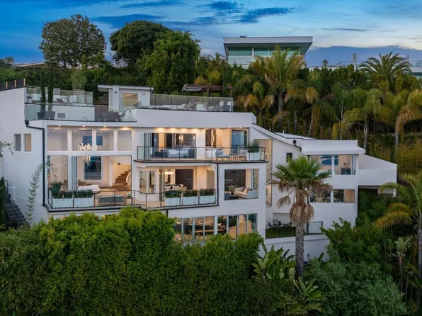 9270 Kinglet Dr, Los Angeles, CA 90069