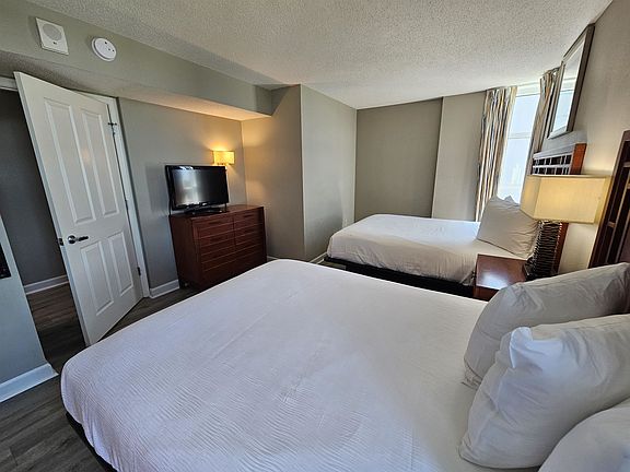 5th image of 5200 N Ocean Blvd. #731