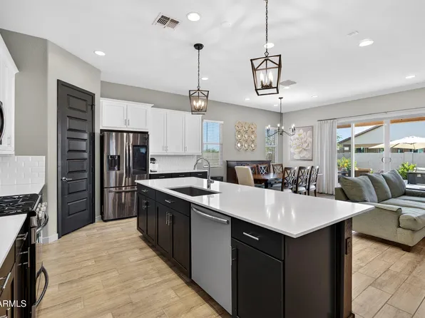 32649 N WOODSIDE Drive, San Tan Valley, AZ 85143