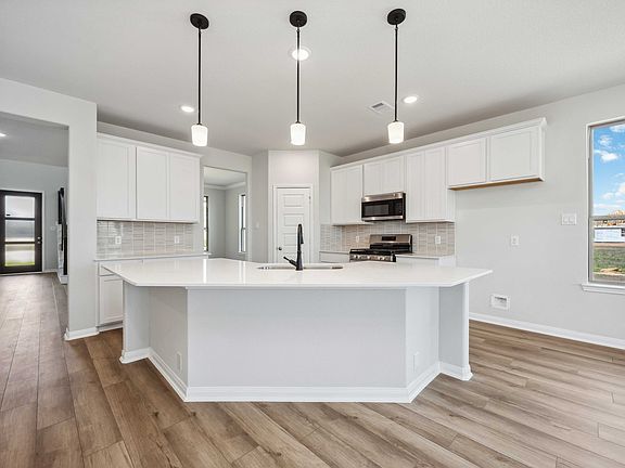 9519 Sweet Tea Lane - Franklin - Kitchen