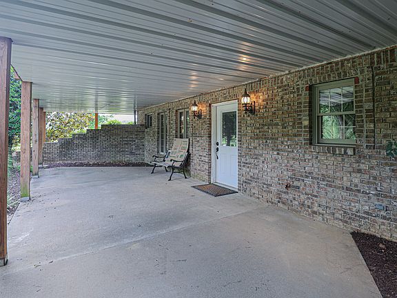5th image of 2538 Fraser Rd