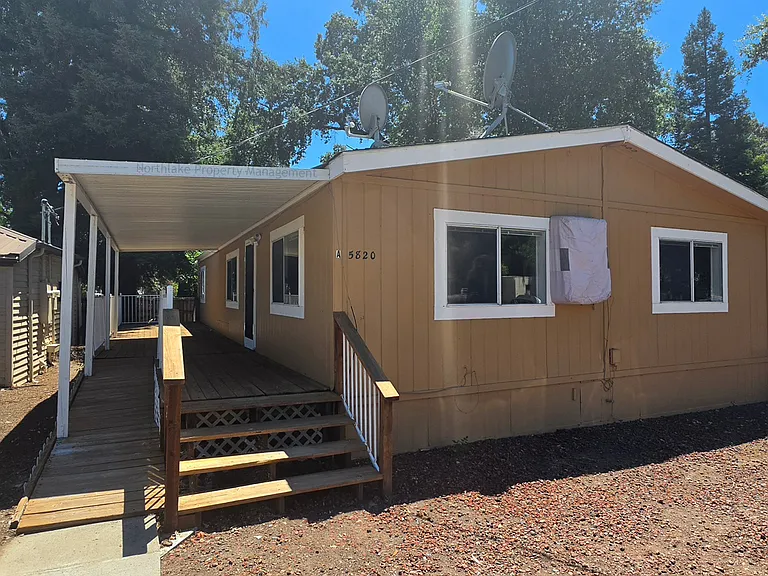 5820 Grove St — Photo 1