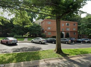 10413 Montrose Ave #1, Bethesda, MD 20814