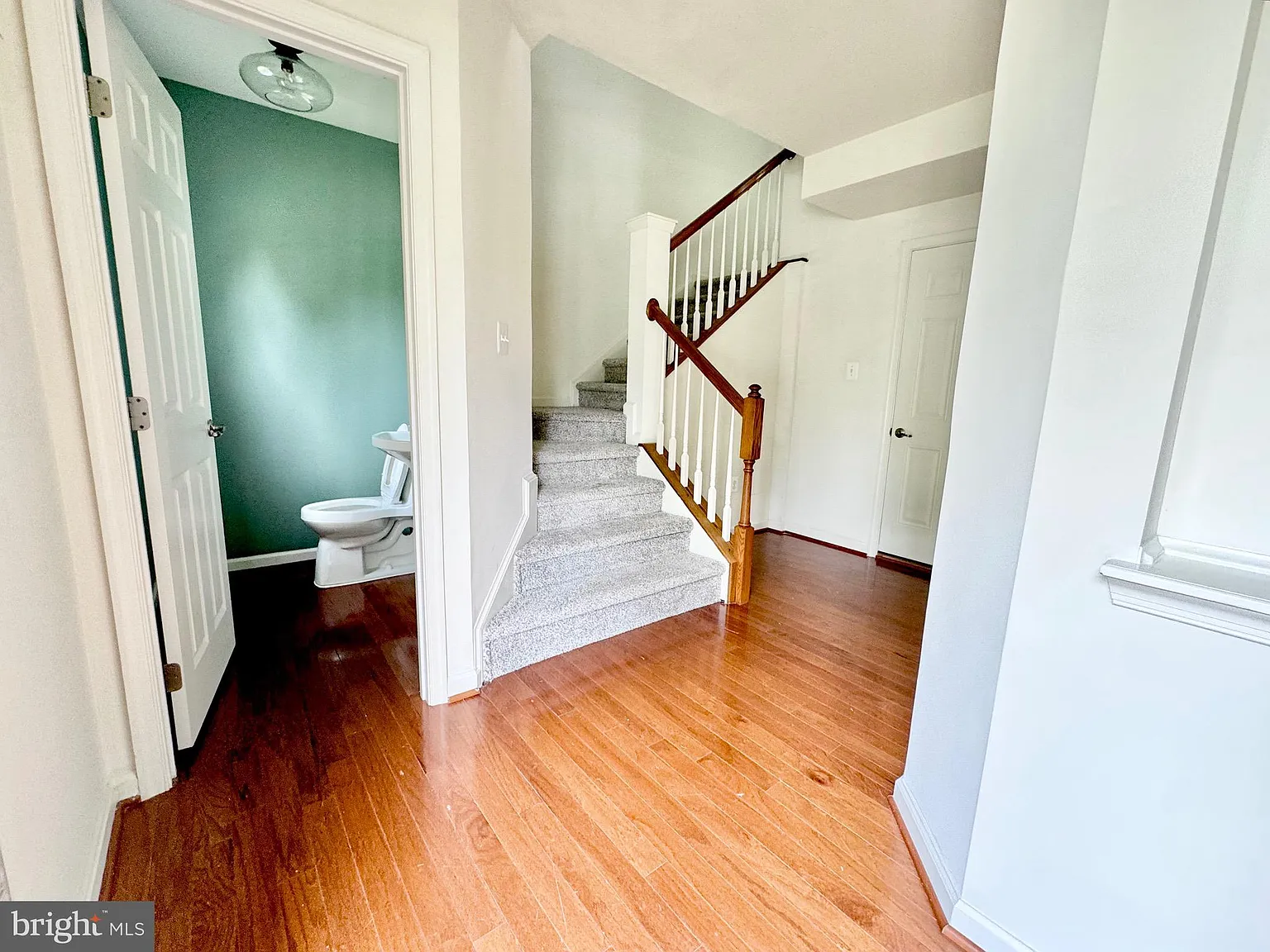 4 bed, 2.5 bath, 2100 sqft, $2,100 — Photo 3