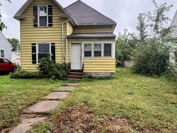 1020 Columbia St, Waterloo, IA 50703