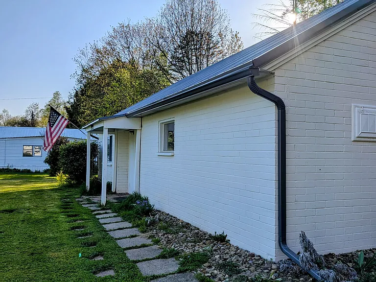 125 Mabel Ln — Photo 2