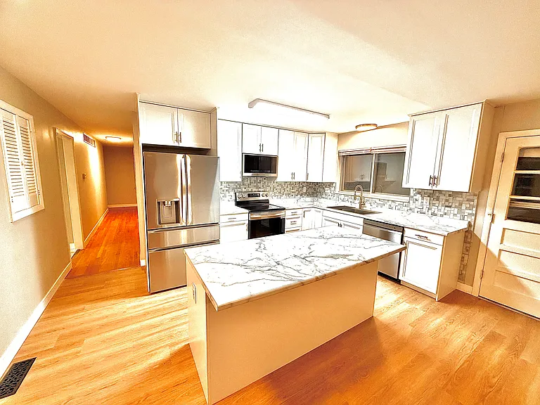 1010 Pawtuckette Dr — Photo 6