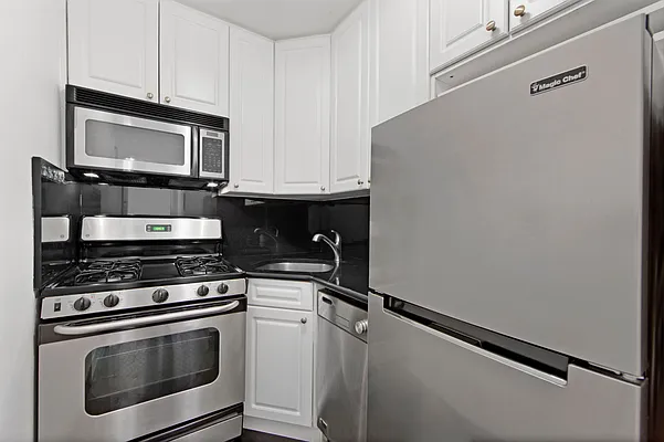 Rented by Realmart Realty LLC | media 15