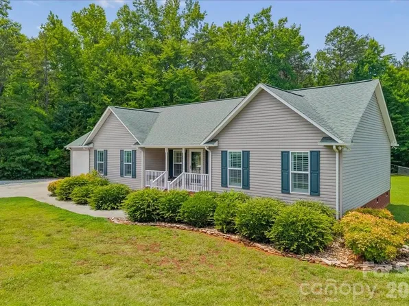 1512 Kinglet Dr, York, SC 29745
