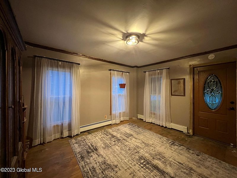 3rd image of 317 Alexandria Avenue