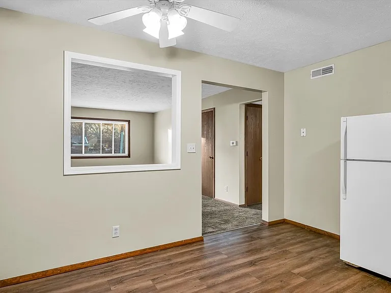 201 S Regency Dr — Photo 25