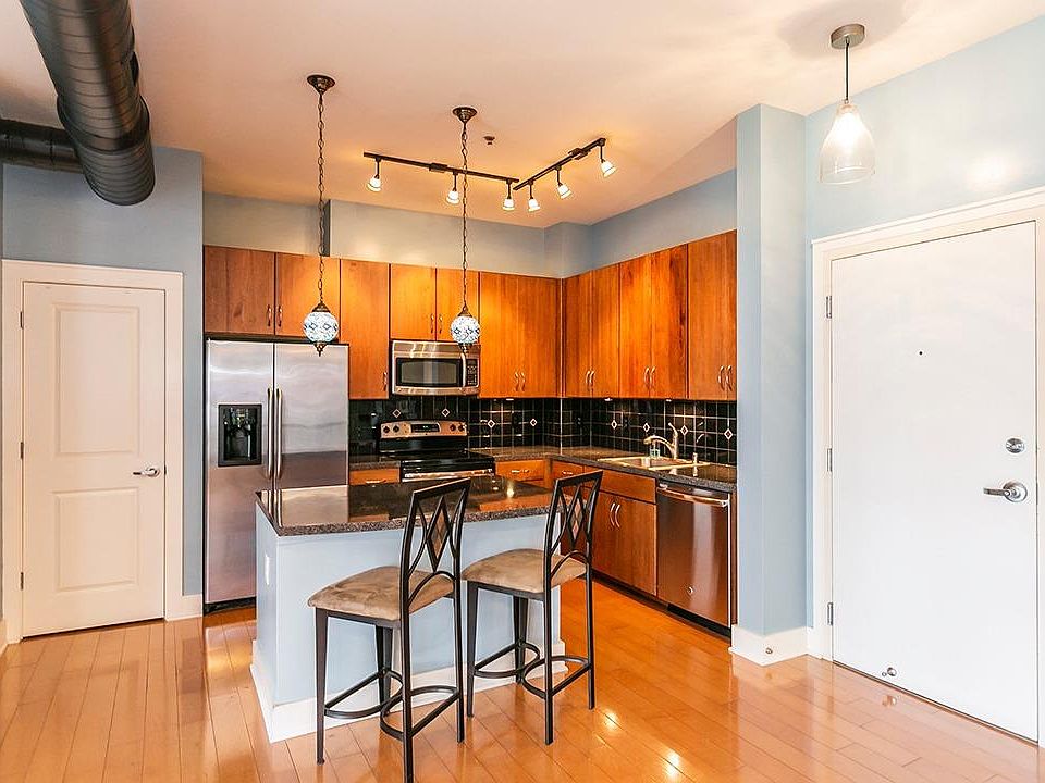 1st image of 220 Cedar St APT 306