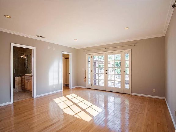 5th image of 732 Portola Ave