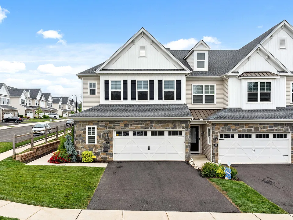 38 Lacey Ln