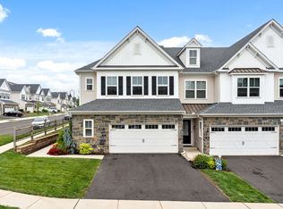 38 Lacey Ln, Ivyland, PA 18974