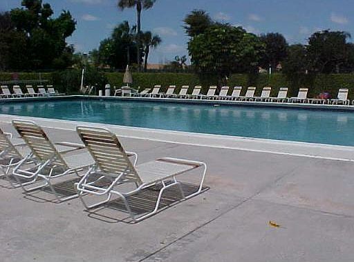 2nd image of 507 Gardens Dr