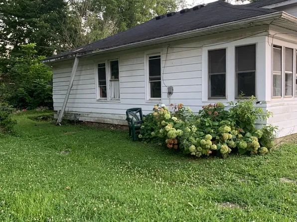 301 E Larch St, Carbondale, IL 62901