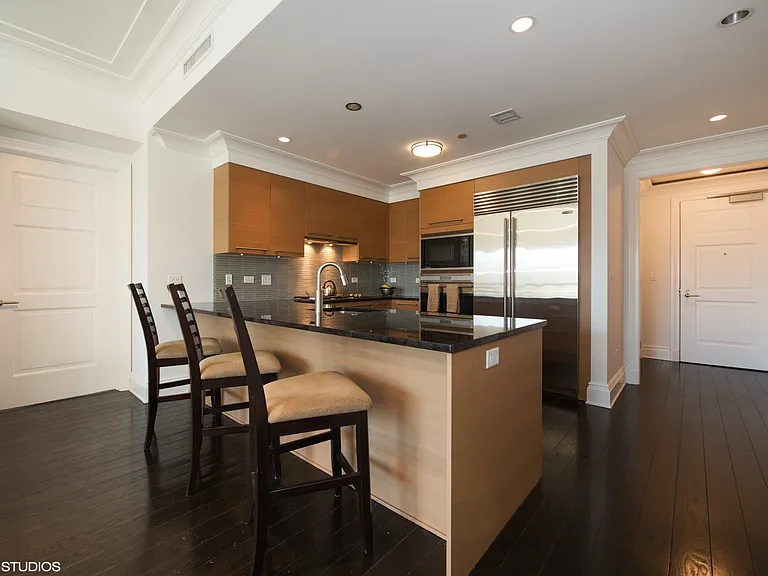 2550 N Lakeview Ave #S204 — Photo 7