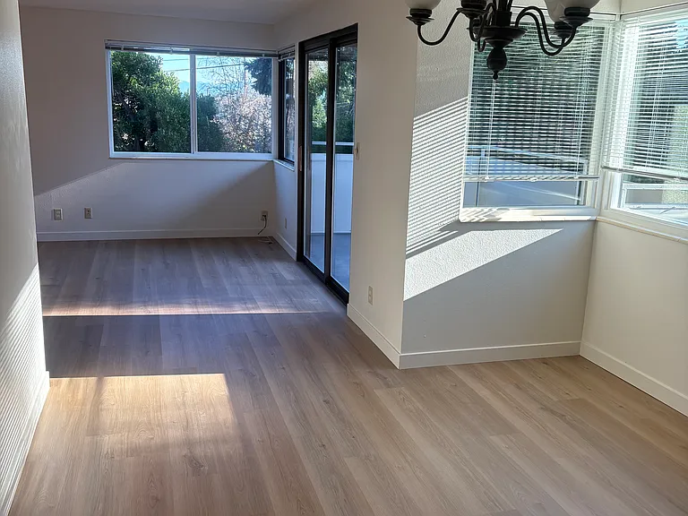 8601 15th Ave NE #201 — Photo 4