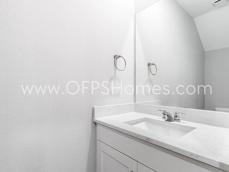319 Carmel Dr #4 — Photo 17