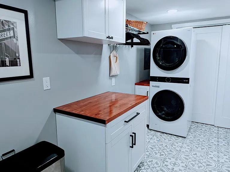 Basement kitchenette and laundry room