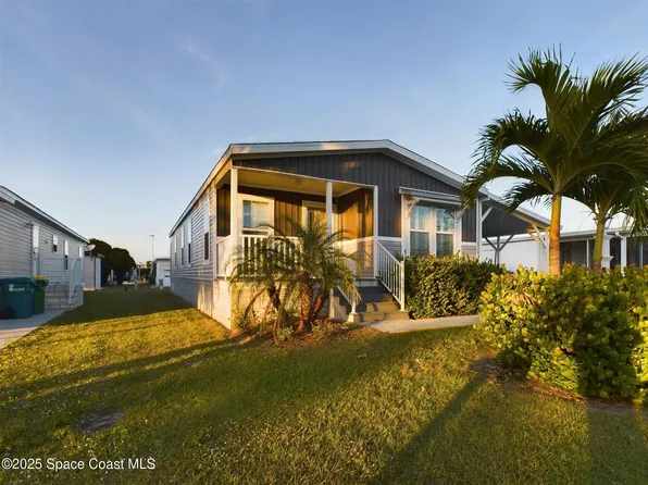 853 Laurel Cir, Barefoot Bay, FL 32976