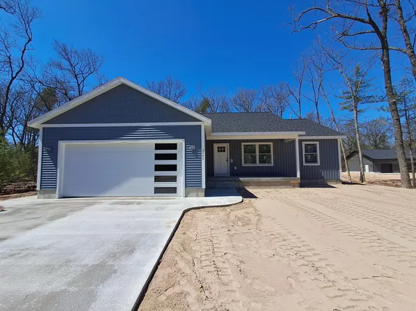 6771 Staple Rd, Twin Lake, MI 49457