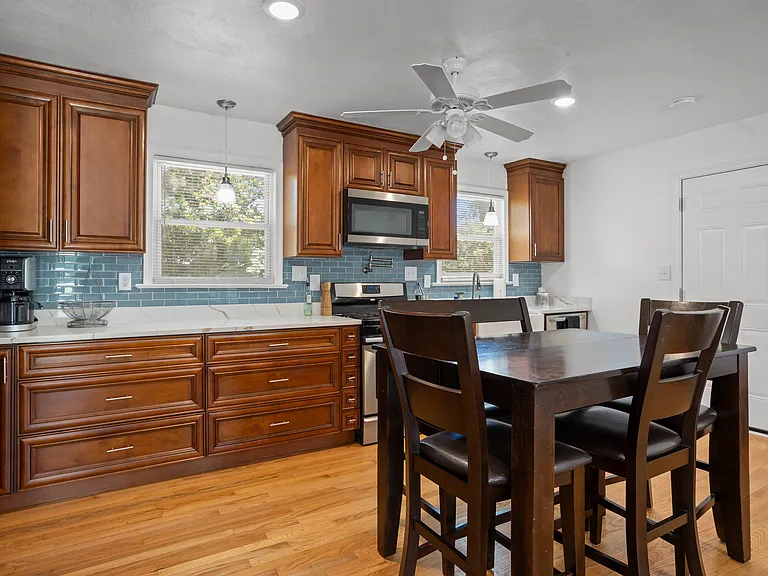 6176 Newark Ave — Photo 7