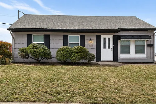 22102 Hawthorne Way Photo 1