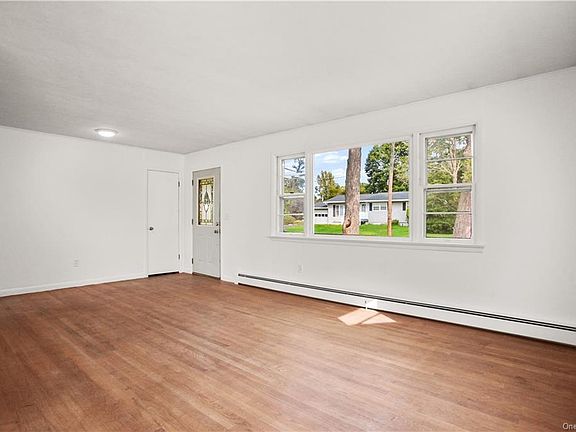 3rd image of 17 Lodar Ln