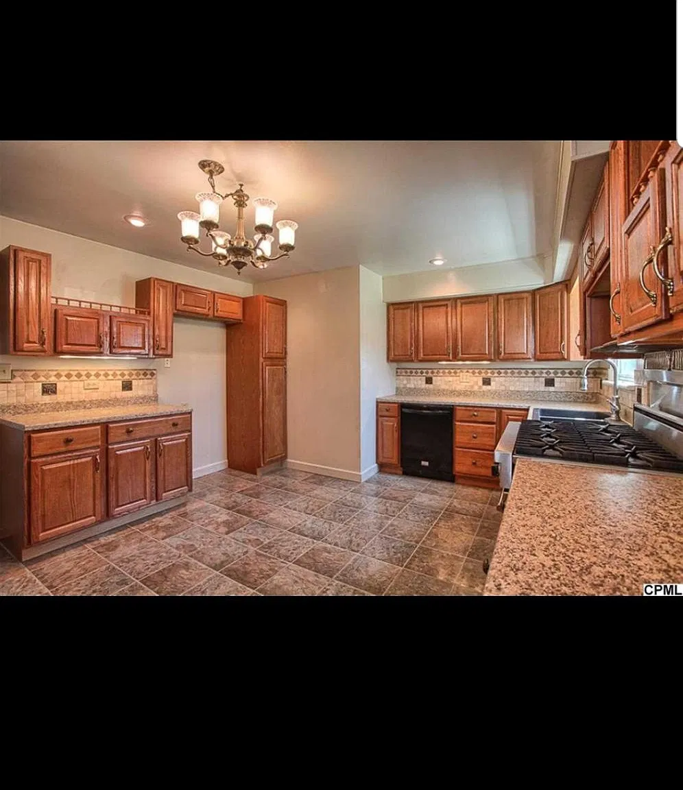 3 bed, 1.5 bath, 1224 sqft, $1,550 — Photo 4